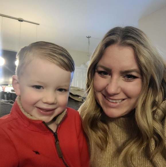 Meet your Posher, Ashley - Picture 1 of 1